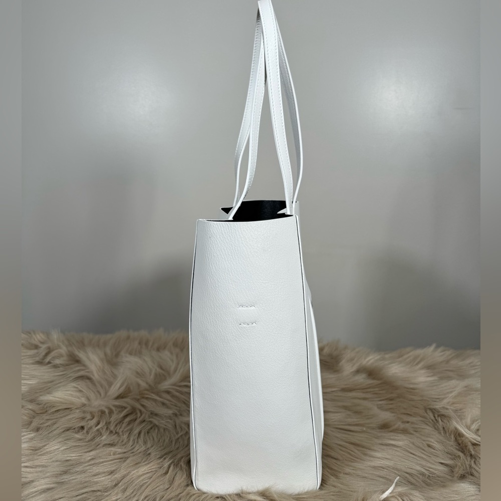 ❌❌❌SOLD❌❌❌Authentic New Balenciaga Everyday XS Shopping Tote Bag - Picture 3 of 12